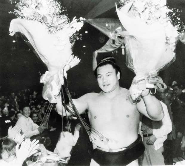 豊富な商品から 九重親方 横綱 千代の富士 新品未使用 銅像 稀少品 オブジェ 相撲