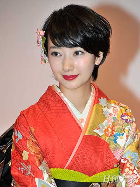 波瑠は元ギャル 美女芸能人 意外な過去 ニュースパス