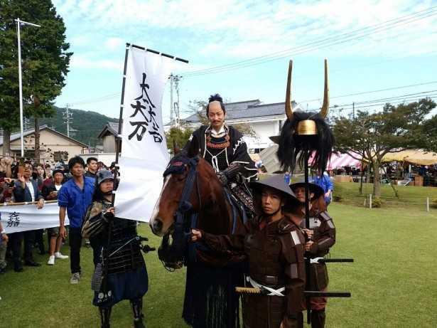 真田丸 三成 山本耕史が 盟友 を墓参 ニュースパス