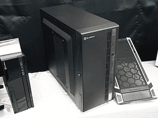 ストレージサーバーに最適なタワー型pcケース Cs380 が発売 Silverstone製 ニュースパス ストレージサーバーに最適なタワー型pcケース Cs380 が発売 Silverstone製 ニュースパス