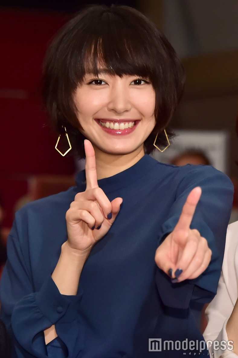 ガッキー 逃げ恥 ミニチアガール姿に視聴者悶絶 撮影には見学者殺到 ニュースパス ガッキー 逃げ恥 ミニチアガール姿に視聴者悶絶 撮影には見学者殺到 ニュースパス