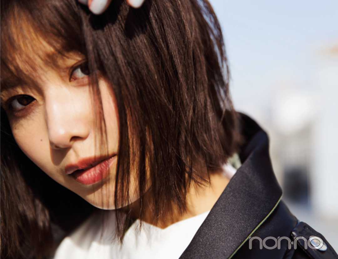 渡邉理佐 欅坂46への愛を語る 1st写真集 無口 は本日発売 ニュースパス