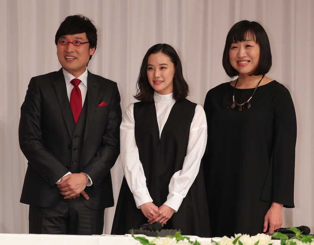 蒼井優は結婚会見で70万円イヤリング 幸せ美女4人の ファッションチェック ニュースパス