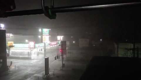 落雷 停電の瞬間を捉えた動画 街が一瞬で暗闇に包まれる様子が恐ろしい ニュースパス 落雷 停電の瞬間を捉えた動画 街が一瞬で暗闇に包まれる様子が恐ろしい ニュースパス