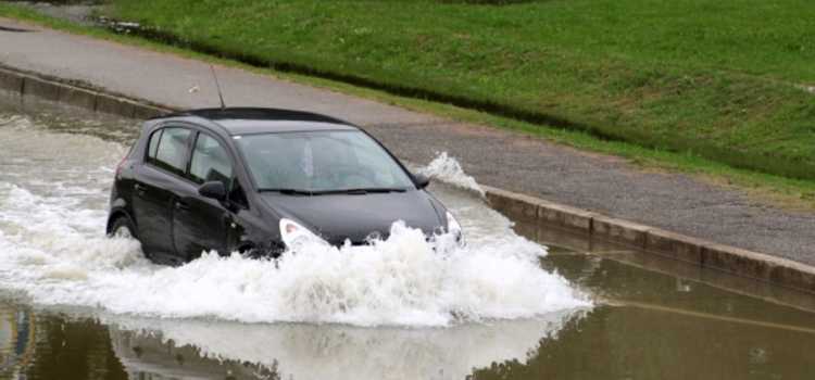 エンジンやテールなど 車はどこまで水に浸かっても平気なのか ニュースパス